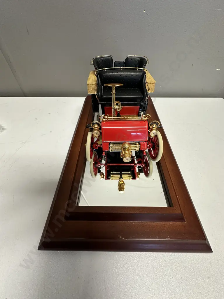 1903 Ford Model A 1:16 Scale Die Cast Model Car, Franklin Mint Precision Models Wood & Glass Case With Mirrored Base Image 1++