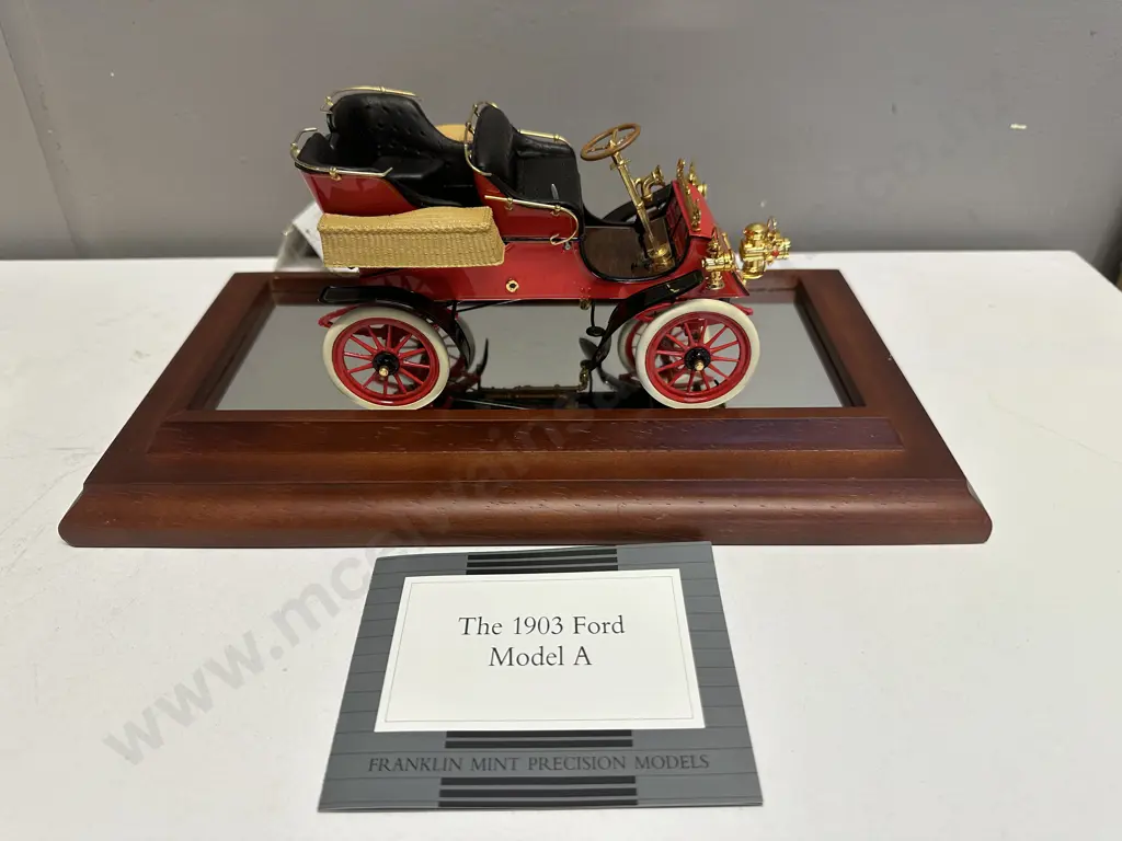 1903 Ford Model A 1:16 Scale Die Cast Model Car, Franklin Mint Precision Models Wood & Glass Case With Mirrored Base Image 1++