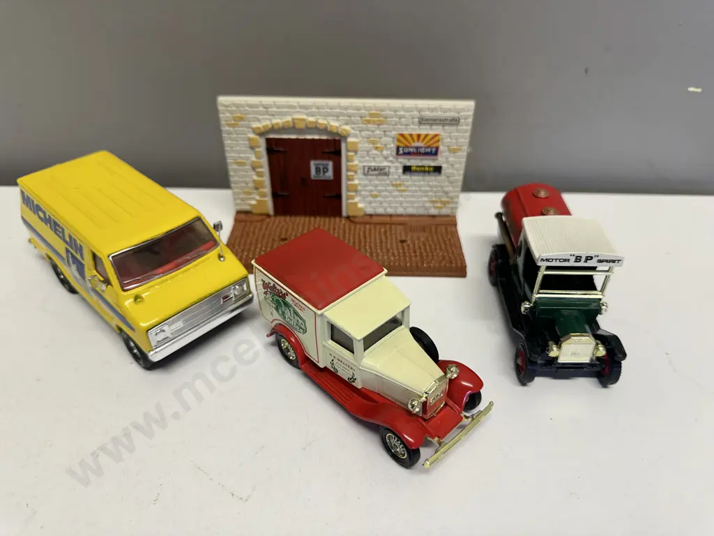 Vintage Matchbox Models of Yesteryear Diecast Ford Model A"Walters" Model T "BP" & SuperKings Dodge Van, & Diorama Image 1++