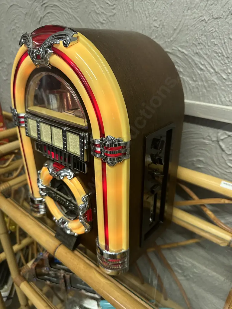 Thomas Collector's Edition Vintage CR-11 Custom Jukebox Radio, Cassette Player, 37 x 26cm Image 1++