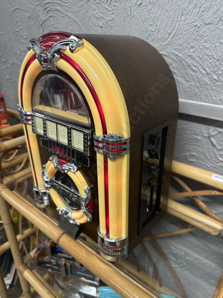 Thomas Collector's Edition Vintage CR-11 Custom Jukebox Radio, Cassette Player, 37 x 26cm Image 1++
