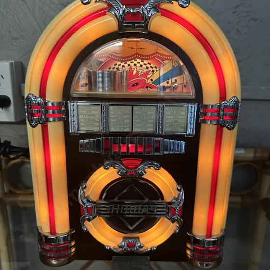 Thomas Collector's Edition Vintage CR-11 Custom Jukebox Radio, Cassette Player, 37 x 26cm