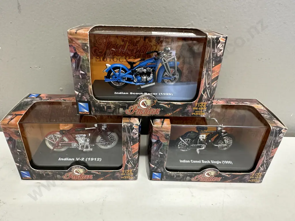 New Ray Indian V-2 (1912), Indian Camel Back Single (1906), Indian Scout-Racer (1929) DieCast 1:32 Motorcycles (NIB) Image 1++