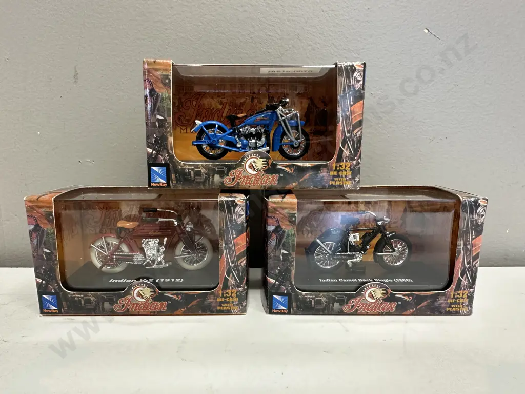 New Ray Indian V-2 (1912), Indian Camel Back Single (1906), Indian Scout-Racer (1929) DieCast 1:32 Motorcycles (NIB) Image 1++