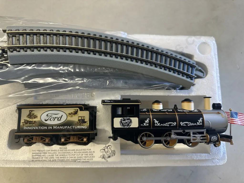 Bachmann Hawthorne Village Ford Century of Innovation Locomotive, With Coal Tender & 8 Curved Track HO Scale Image 1++