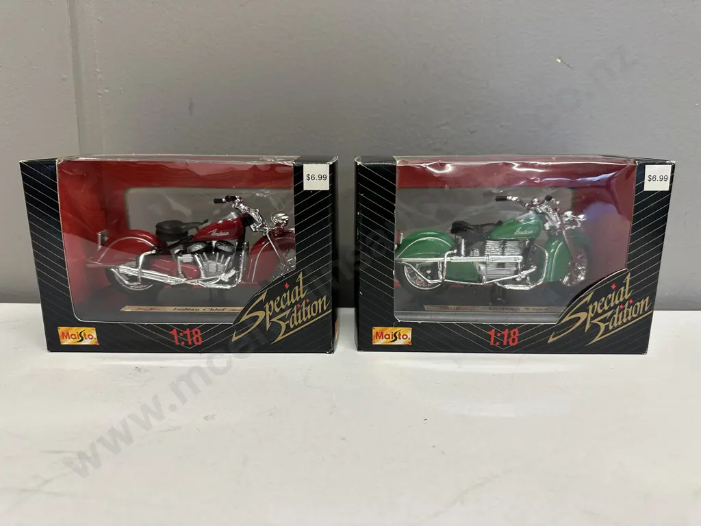 Maisto Special Edition Turquoise Indian Chief Roadmaster & Indian Four 1:18 Diecast Motorcycles (NIB) Image 1++