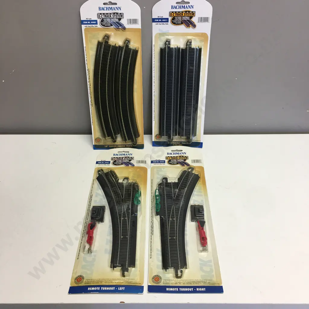New Bachmann USA E-Z Track (HO Scale) 18" Radius Curved x 4, Left & Right Remote Turnouts, 9" Straight Track x 4 Image 1++