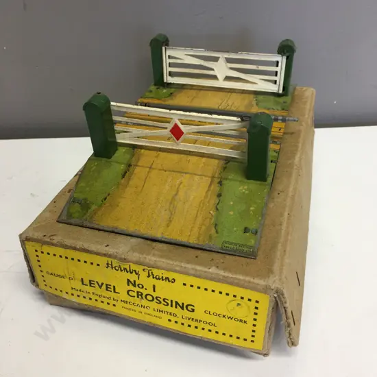Hornby Trains Tinplate O Gauge No. 1 Level Crossing, Clockwork, With Original Box