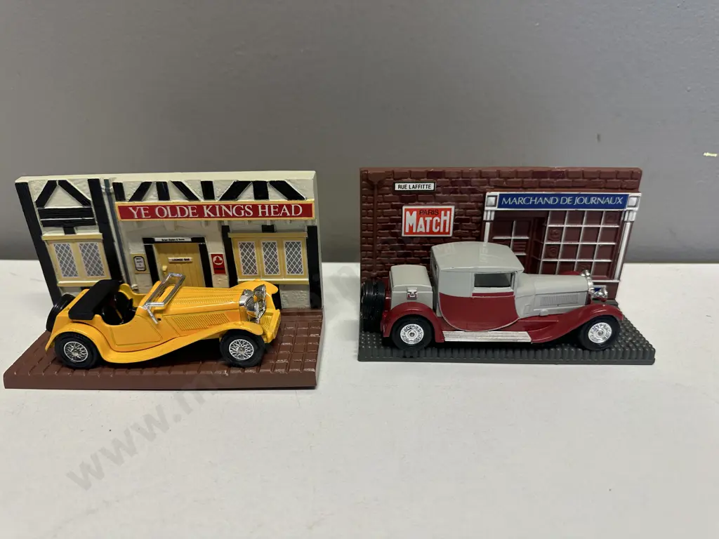 Vintage Matchbox Models of Yesteryear Diecast 1:38 Diorama's 1936 Jaguar SS-100 & 1927 Bugatti T44 Image 1++