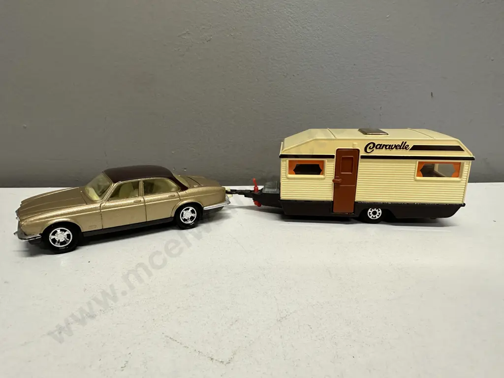 Vintage Matchbox SuperKings 1978 Caravan Touring Set (K-66 Jaguar XJ12 & K-69 Europa Caravan) Image 1++