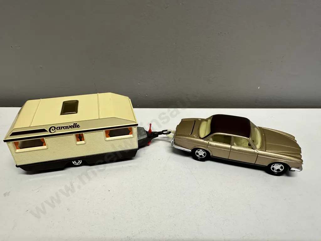 Vintage Matchbox SuperKings 1978 Caravan Touring Set (K-66 Jaguar XJ12 & K-69 Europa Caravan) Image 1++