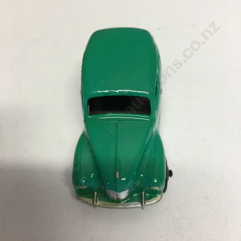 Dinky Toys - Meccano Ltd Austin Devon In Green, Mint Vintage Diecast 1950's Image 1++