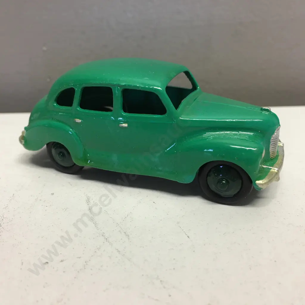 Dinky Toys - Meccano Ltd Austin Devon In Green, Mint Vintage Diecast 1950's Image 1++
