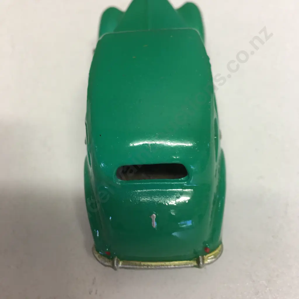 Dinky Toys - Meccano Ltd Austin Devon In Green, Mint Vintage Diecast 1950's Image 1++