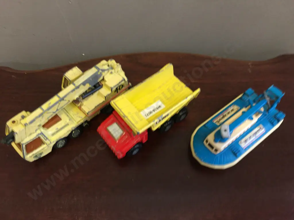 Matchbox SuperKings K-12 K-113 Hercules Mobile Crane,1974 & K-4 Big Tipper,1973 & K-22 Seaspeed Hovercraft,1974 Image 1++