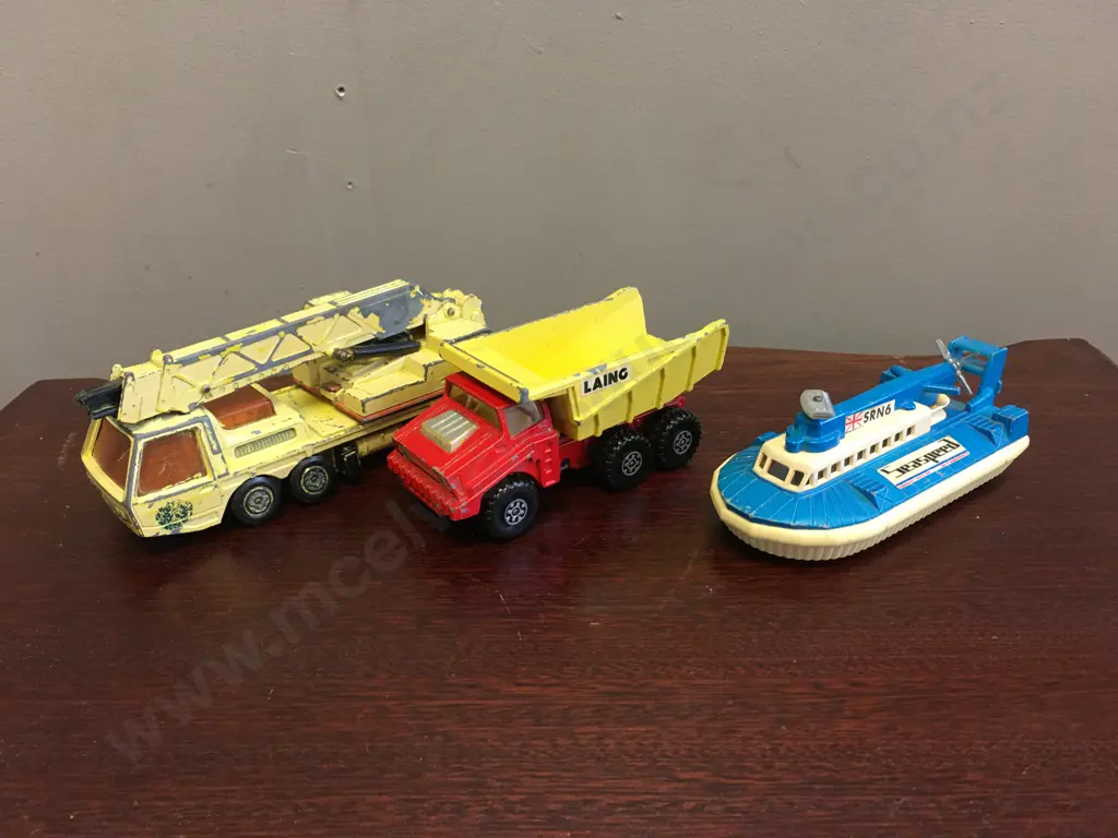 Matchbox SuperKings K-12 K-113 Hercules Mobile Crane,1974 & K-4 Big Tipper,1973 & K-22 Seaspeed Hovercraft,1974 Image 1++