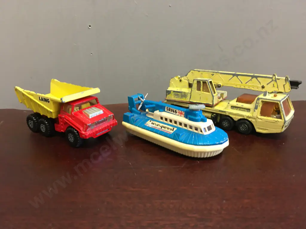 Matchbox SuperKings K-12 K-113 Hercules Mobile Crane,1974 & K-4 Big Tipper,1973 & K-22 Seaspeed Hovercraft,1974 Image 1++