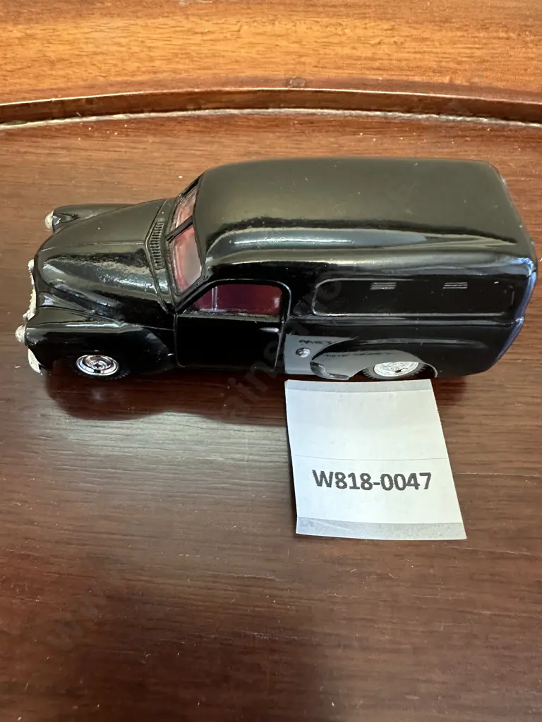 Vintage Collectable TRAX No. 8003 FJ Holden Panel Van 1:43 Diecast, Black Image 1++