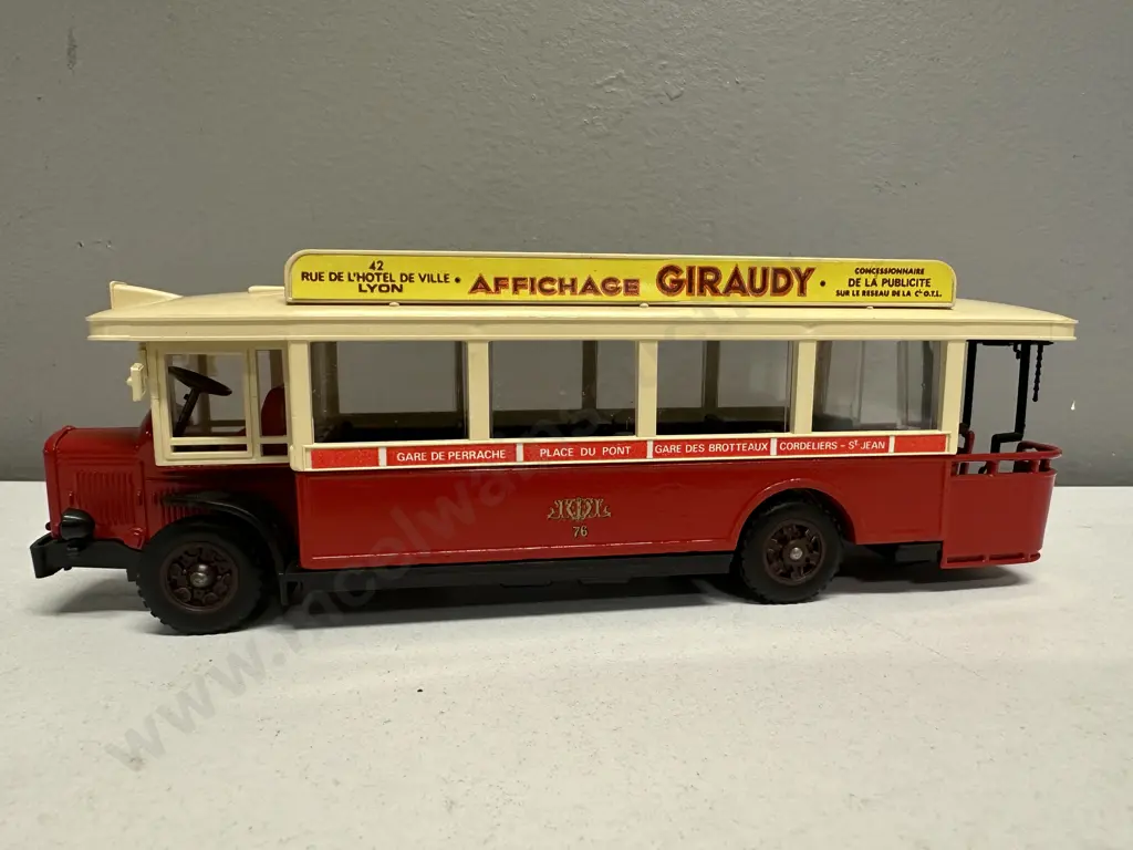 Solido TN6C 1934 Renault Autobus. Diecast 1:50 #4401 Image 1++