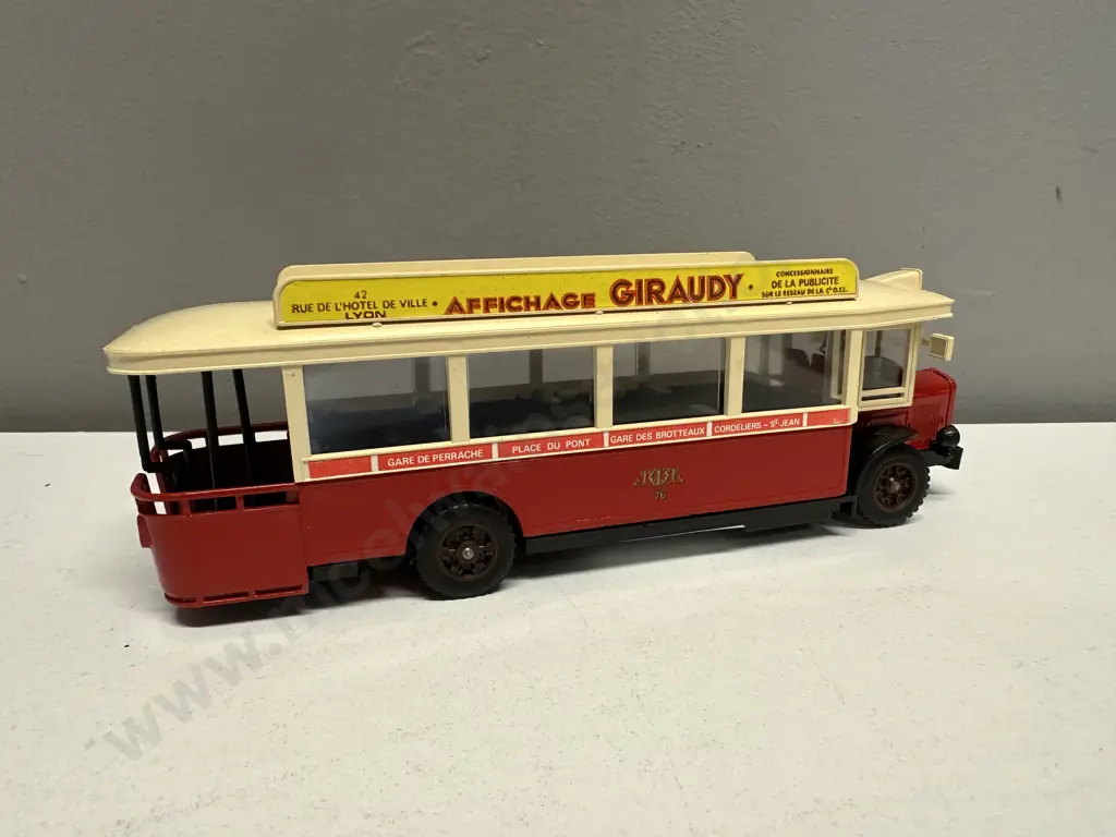 Solido TN6C 1934 Renault Autobus. Diecast 1:50 #4401 Image 1++