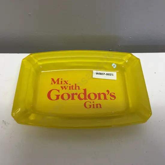 Rare Vintage Yellow Glass Gordon's Gin Advertising Ashtray, 15 x 10.5cm