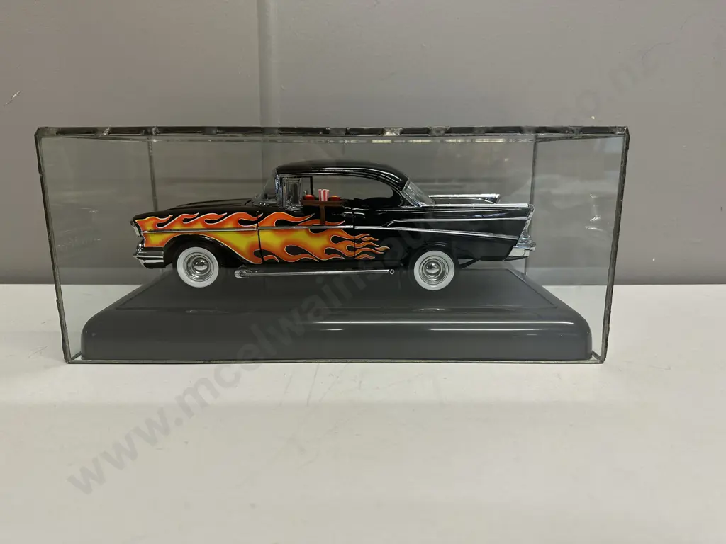 American Muscle Custom '57 Chevy Sport Coupe 1:18 Diecast Drive-In Edition With Dice & Food Tray, Glass Case Image 1++