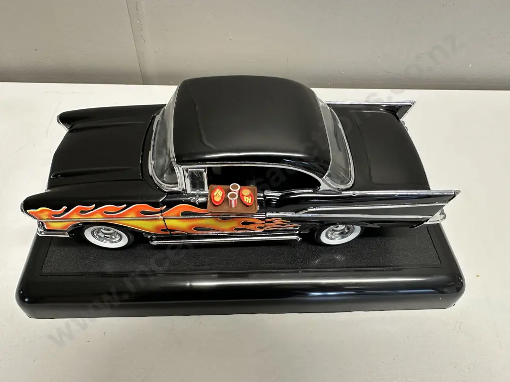 American Muscle Custom '57 Chevy Sport Coupe 1:18 Diecast Drive-In Edition With Dice & Food Tray, Glass Case Image 1++