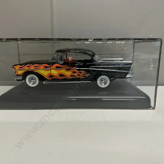 American Muscle Custom '57 Chevy Sport Coupe 1:18 Diecast Drive-In Edition With Dice & Food Tray, Glass Case