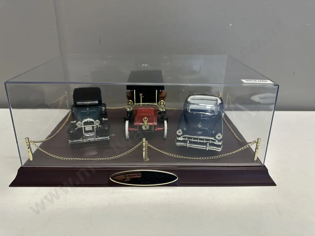 National Motor Museum Mint 2004 Anniversary Collection Set with Display Case, H12 W31 D21cm (Chain As Found) Image 1++
