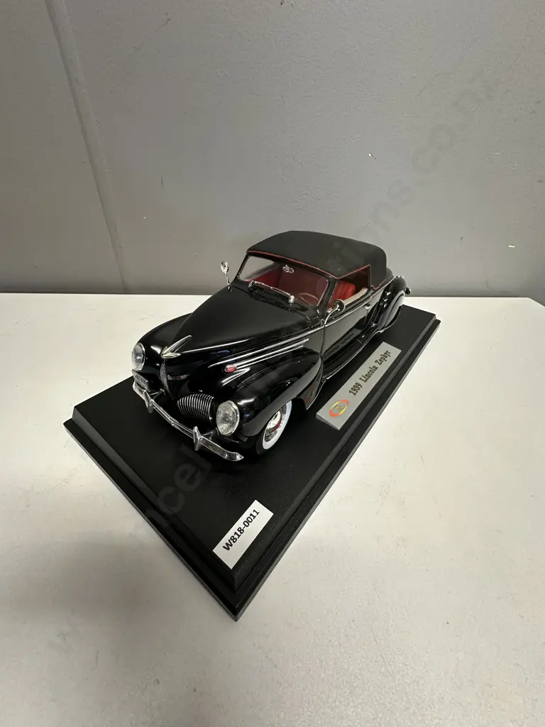 1939 Lincoln Zephyr Diecast Car Model, Black, Signature Models 1:18 Scale With Stand Image 1++