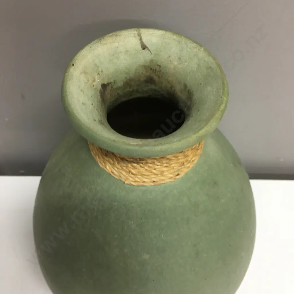 Green Pottery Vase With Rope Detail H29cm. Image 1++
