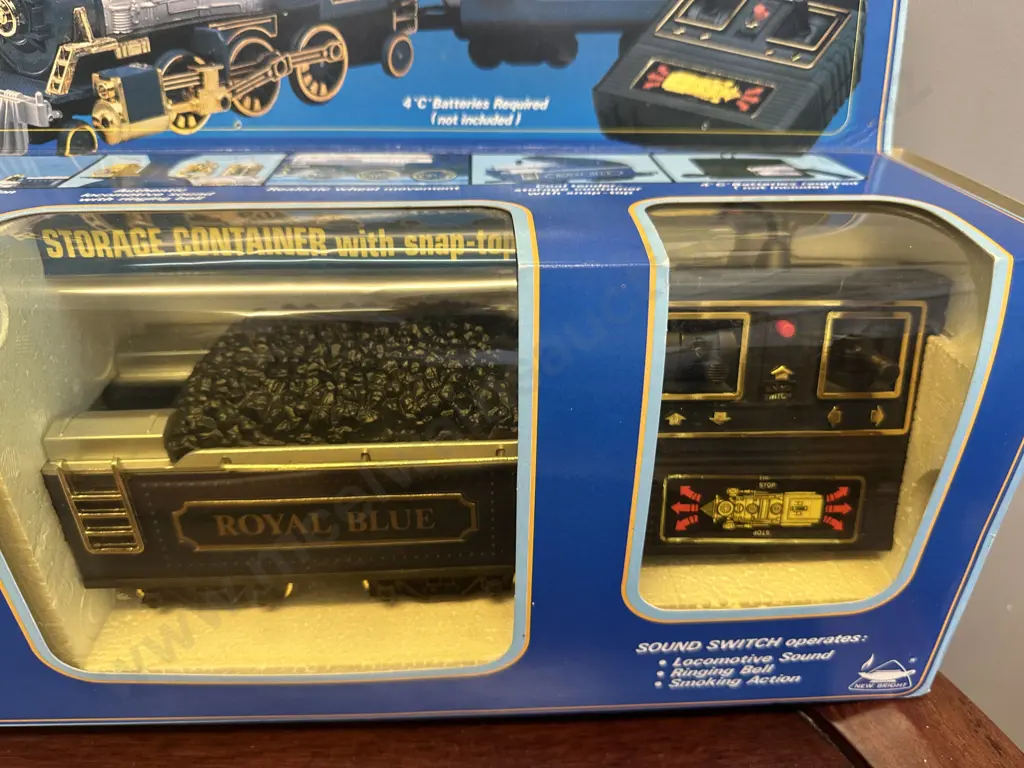 New Bright - The Royal Blue Battery Operated Locomotive and Coal Tender - Rare Image 1++