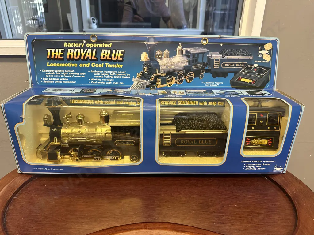 New Bright - The Royal Blue Battery Operated Locomotive and Coal Tender - Rare Image 1++