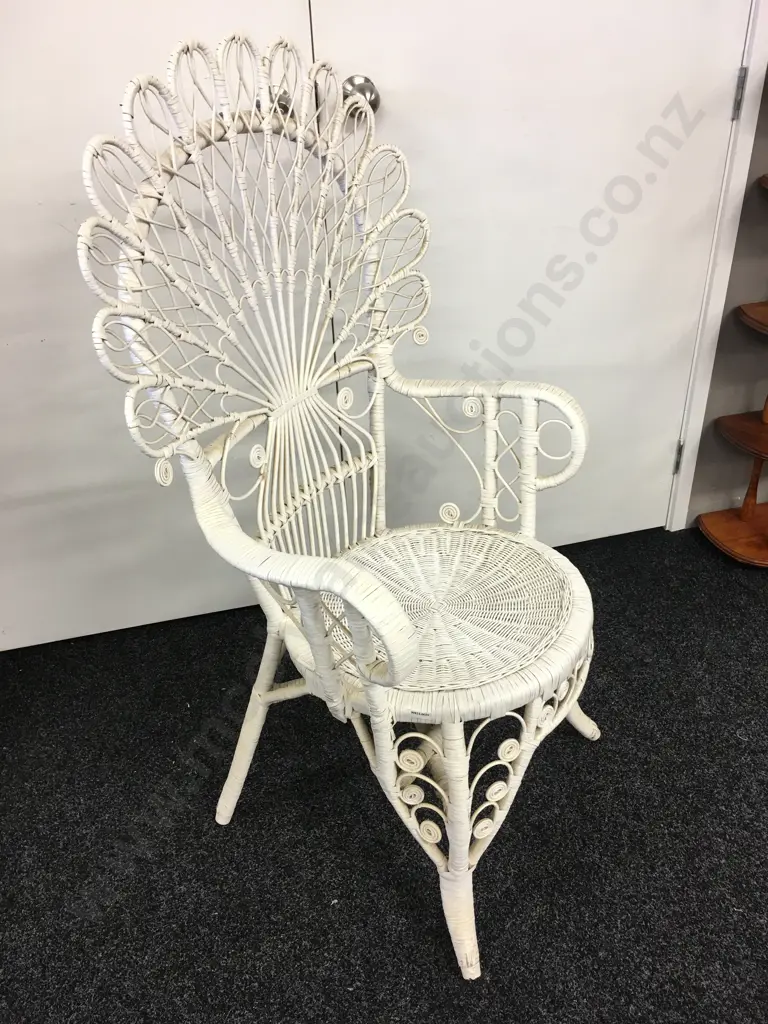 Vintage White Wicker Peacock Chair Image 1++