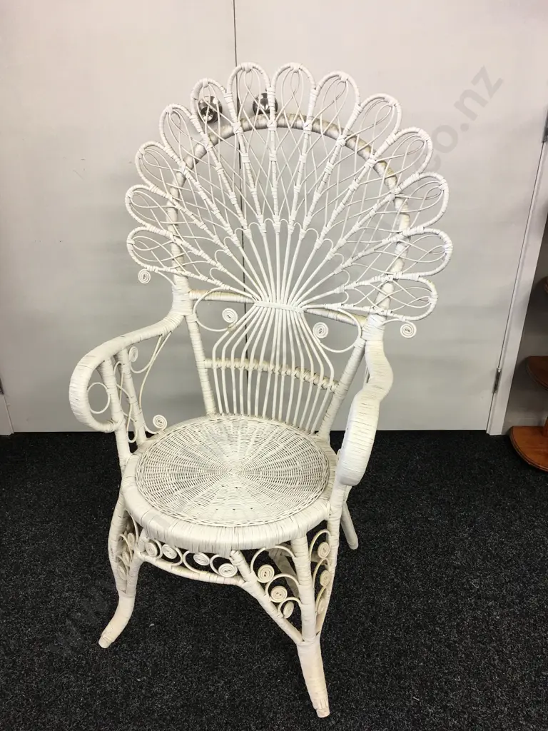 Vintage White Wicker Peacock Chair Image 1++