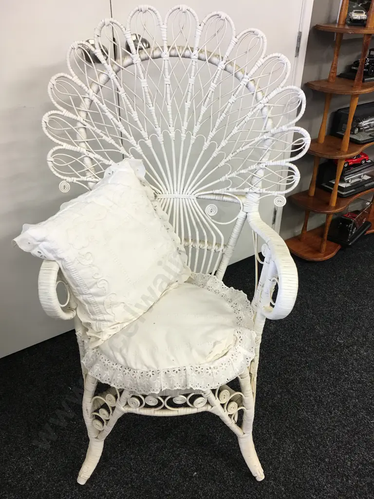 Vintage White Wicker Peacock Chair Image 1++