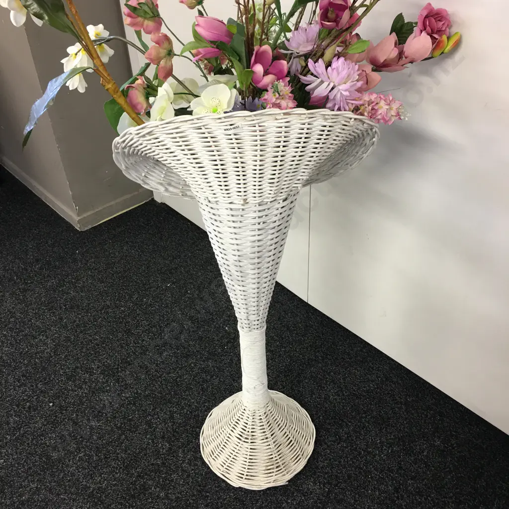 Tall White Painted Wicker Jack-in-the-Pulpit Decorative Floral Stand/Vase with Faux flowers H1.30m high Image 1++