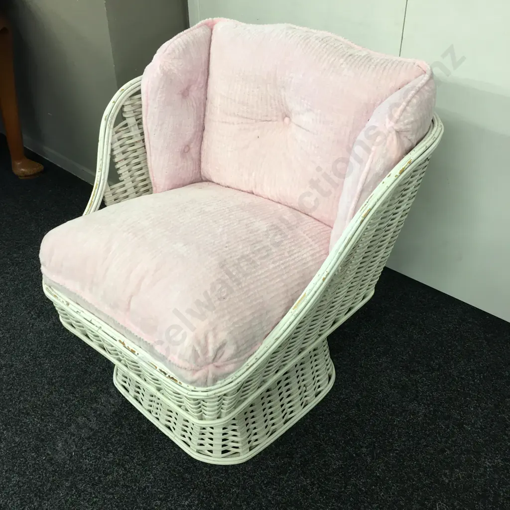 White Wicker Chair With Pedestal Base, Pink Fluffy Fabric Image 1++