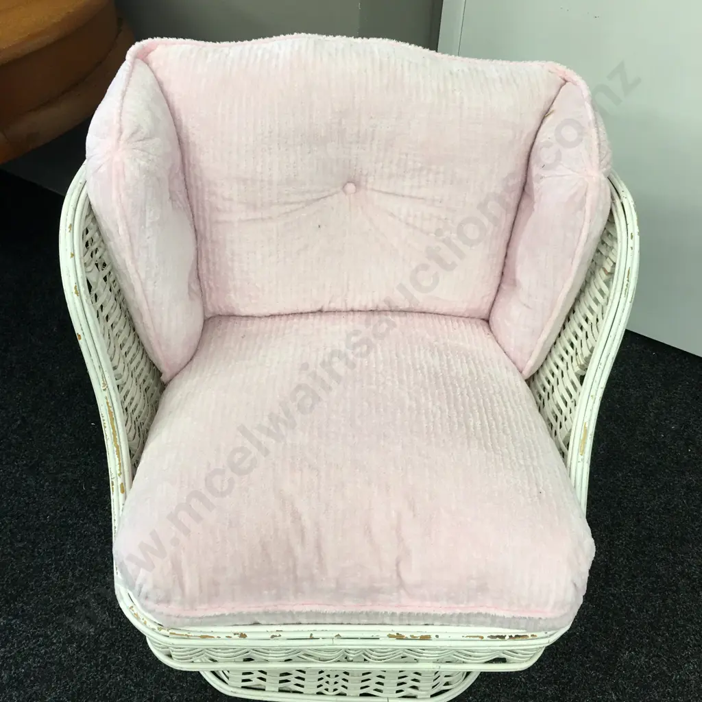 White Wicker Chair With Pedestal Base, Pink Fluffy Fabric Image 1++