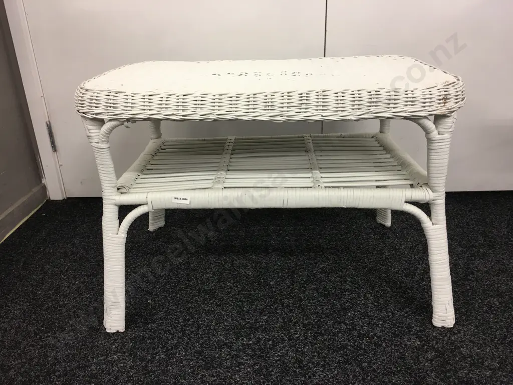 Vintage White Rattan Coffee Table, 46 x 67cm Image 1++