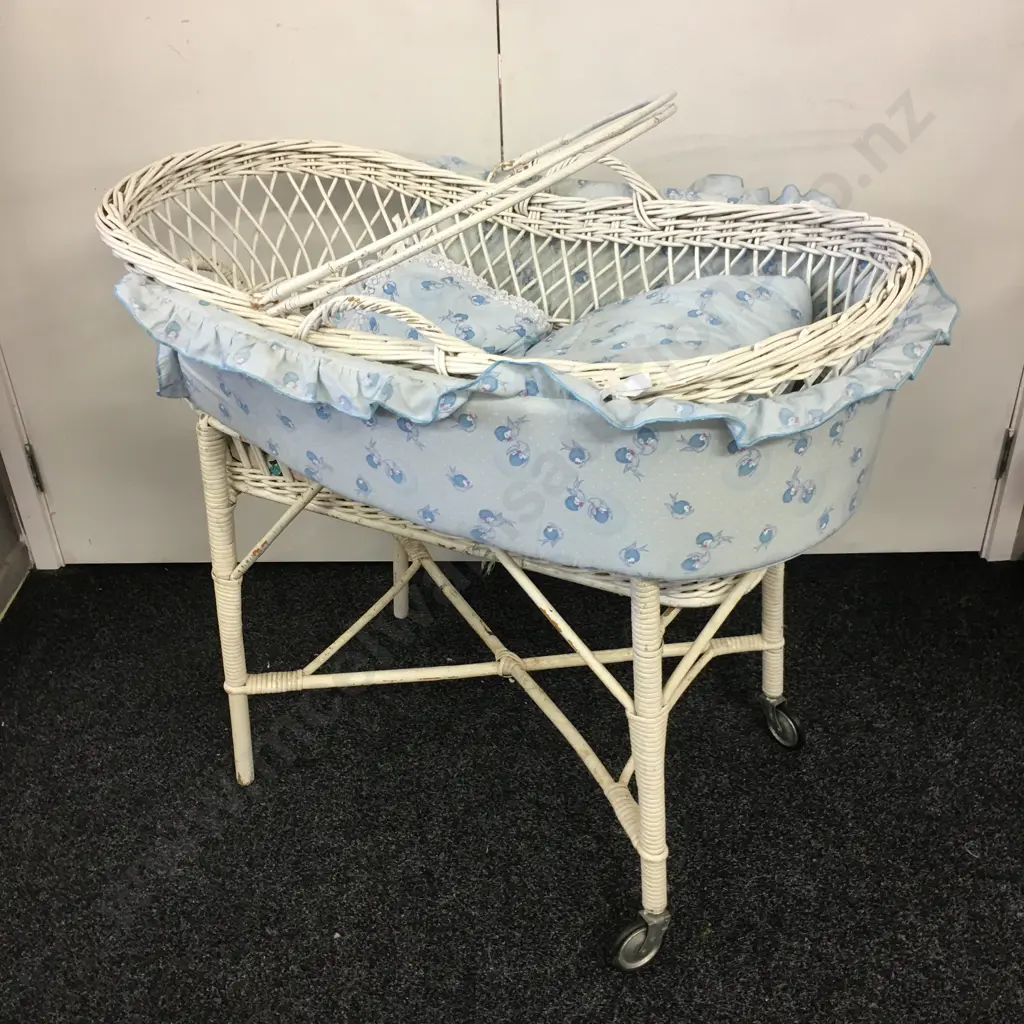 Vintage Cane Bassinet With Bedding Image 1++