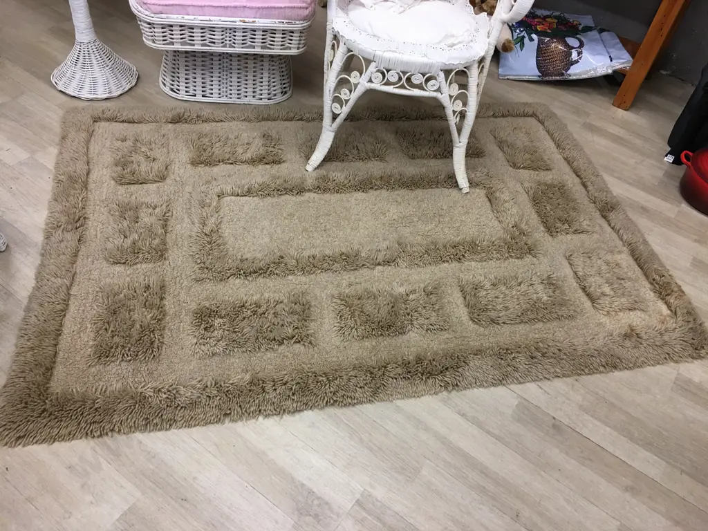 Vintage Floor Rug - Regal Rugs USA, Camel 4' x 6' Cultured Nylon Image 1++