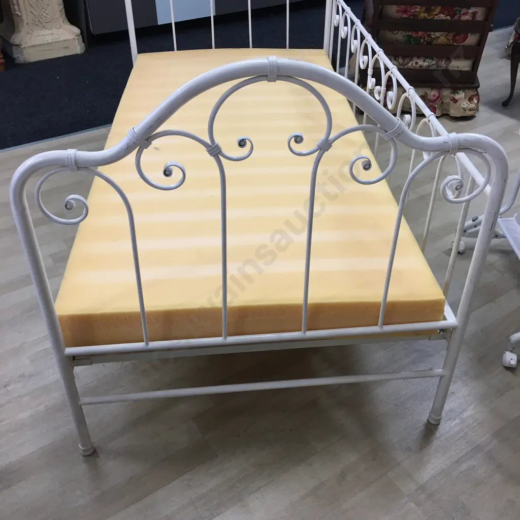 Painted White Steel Day Bed With Flexi-Slats & Foam Mattress,  H102 W197 D97cm Image 1++