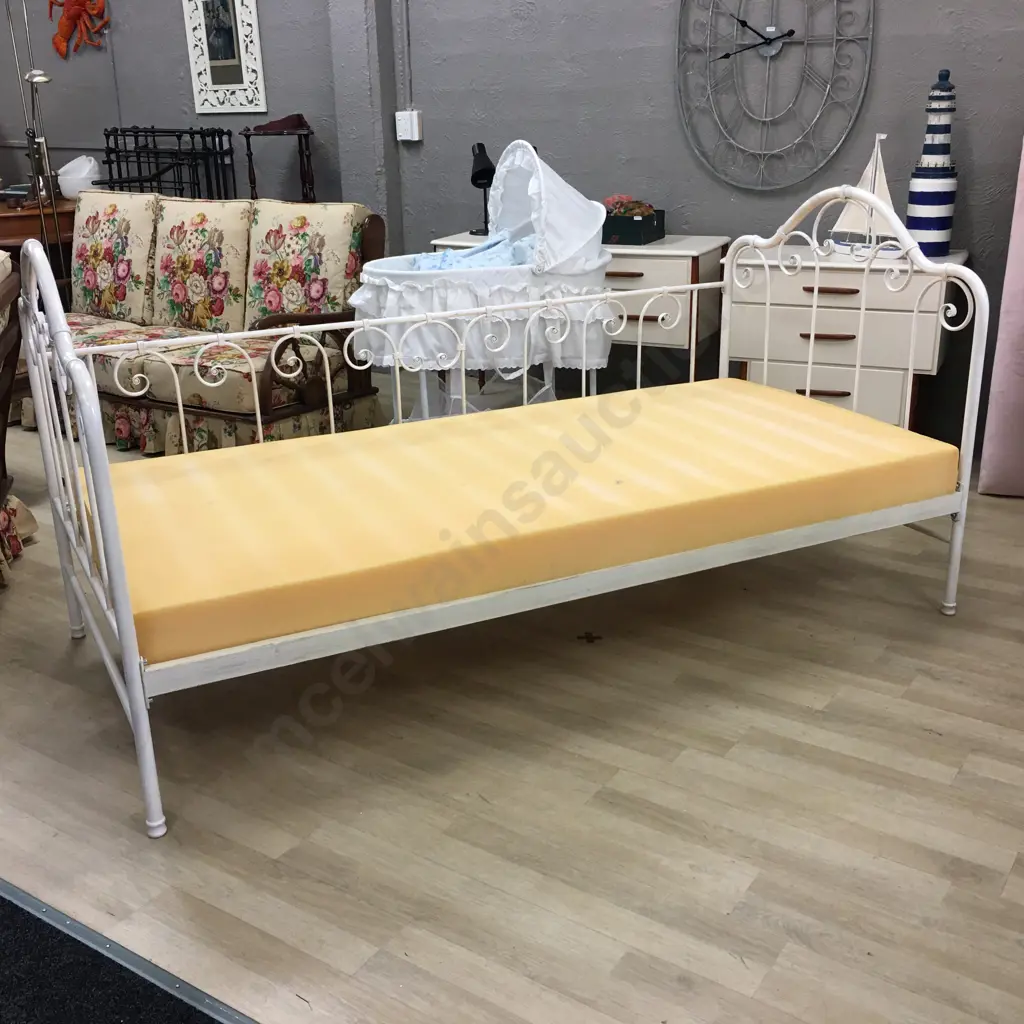Painted White Steel Day Bed With Flexi-Slats & Foam Mattress,  H102 W197 D97cm Image 1++