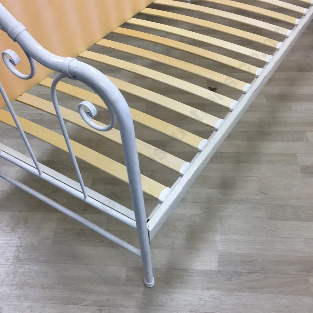 Painted White Steel Day Bed With Flexi-Slats & Foam Mattress,  H102 W197 D97cm Image 1++
