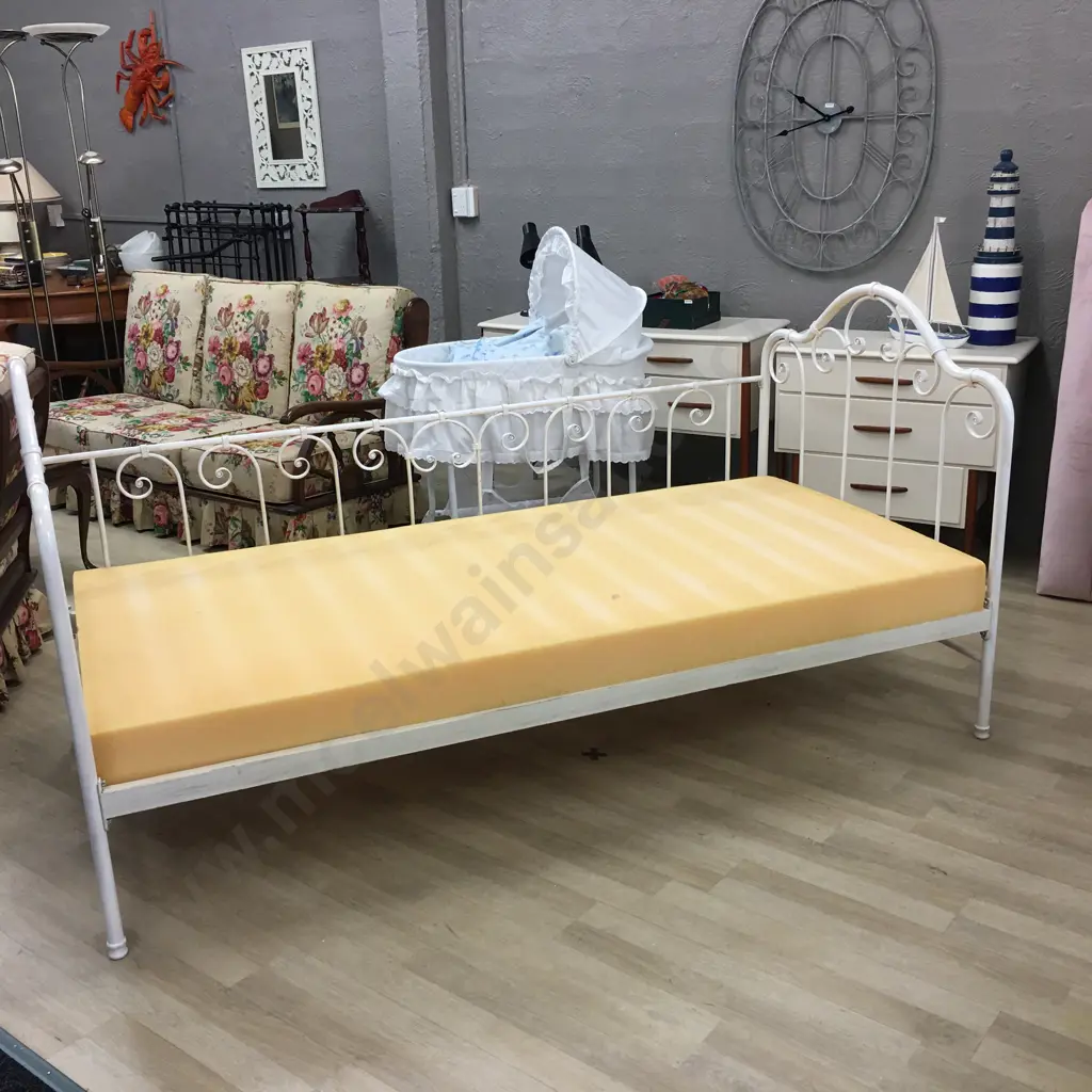 Painted White Steel Day Bed With Flexi-Slats & Foam Mattress,  H102 W197 D97cm Image 1++