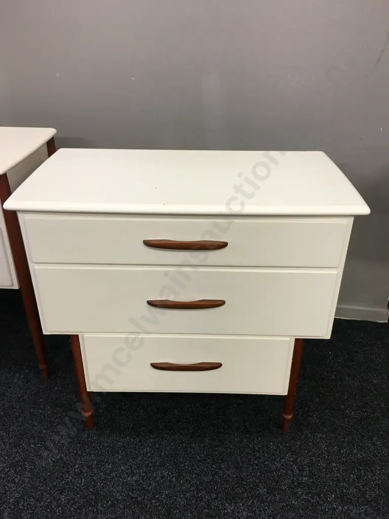 Retro Two Piece Bedroom Suite White With Wood Detail Image 1++