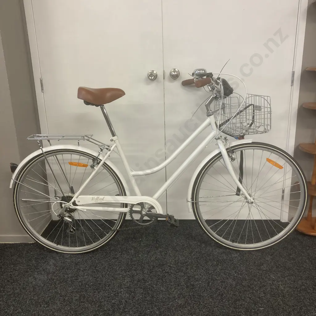 Holland Vintage Cruiser, White With Front Basket Image 1++