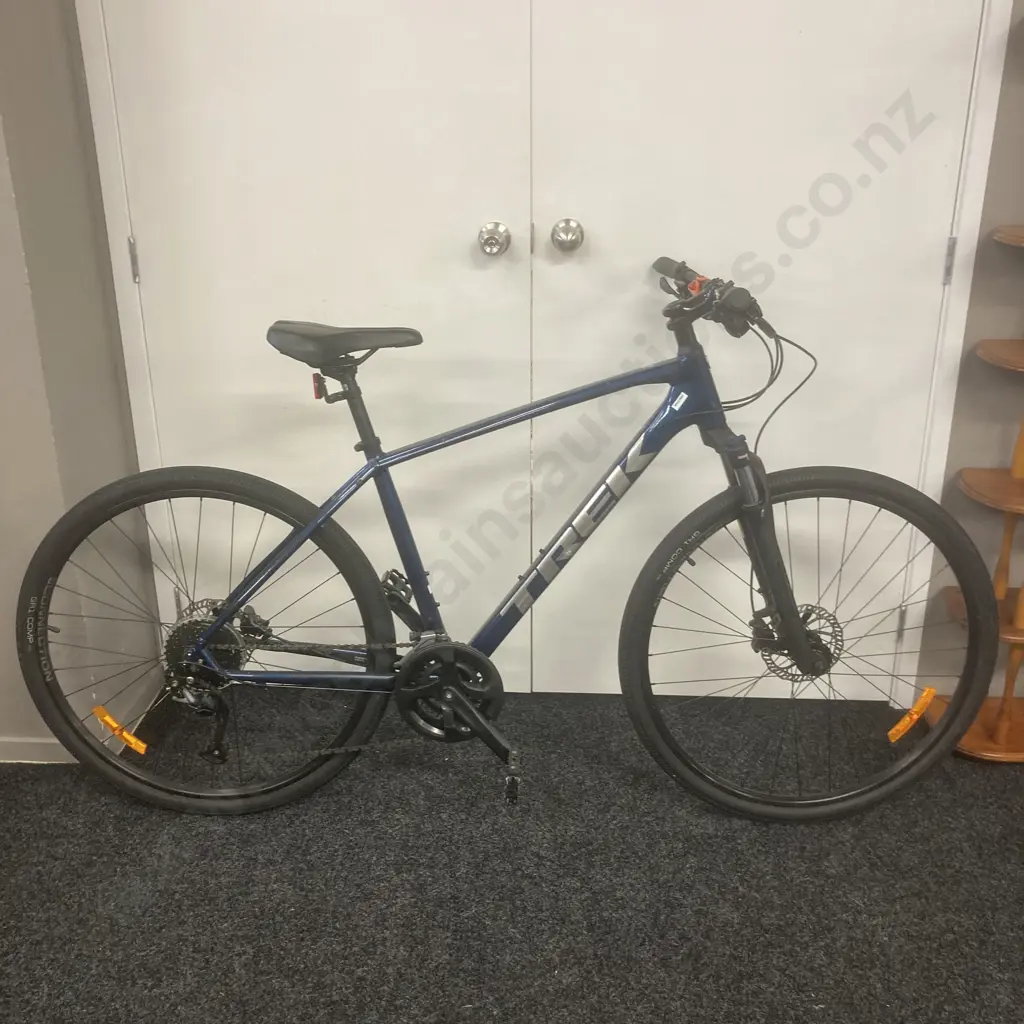 Trek Dual Sport 2 Blue & Silver Colour Mountain Bike Image 1++