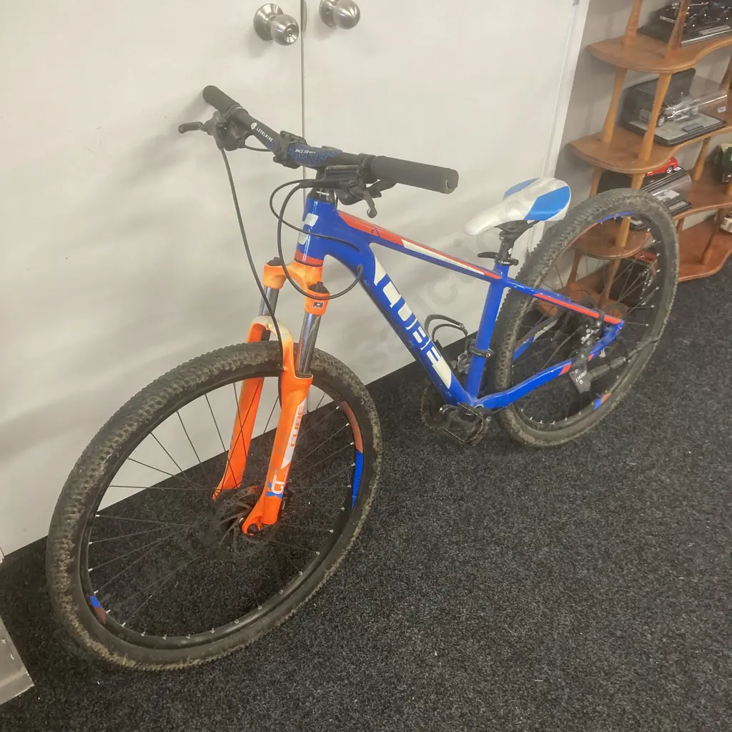 Cube Level Nine Fluro Orange & Blue Mountain Bike Image 1++